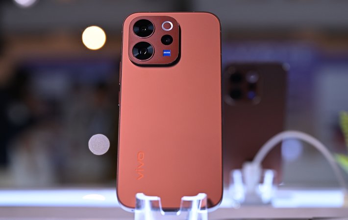 vivo V70 Hadir dengan AI Stage Mode, Bikin Foto Portrait Tajam
