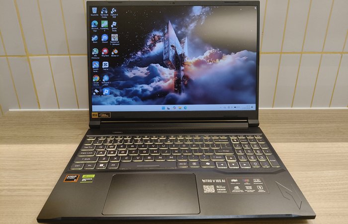 Acer Nitro V16S AI (AMD) Desain Tipis yang Lebih Mudah Dibawa ke Mana Saja
